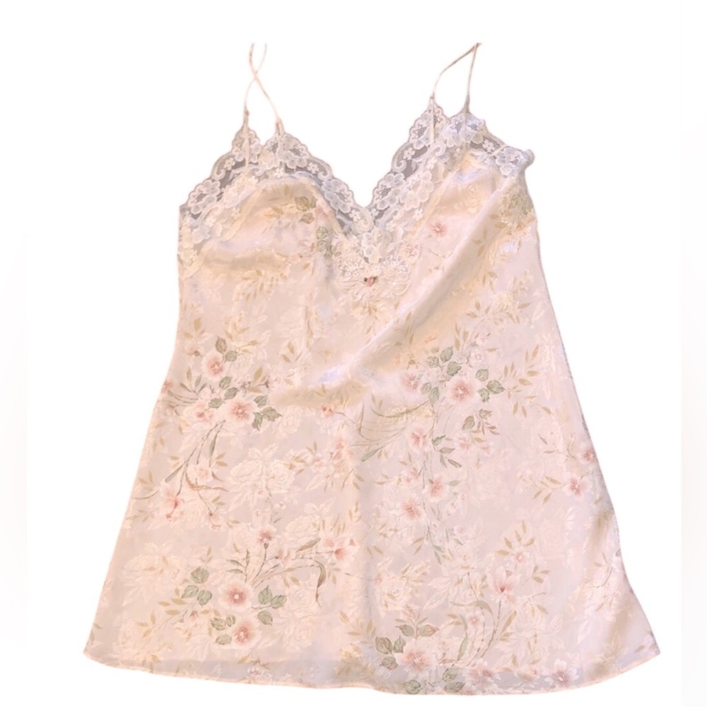 California Dynasty pink floral silky nightgown slip size large with lace detail